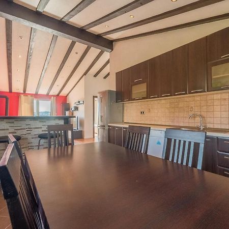 Apartments Tonci Og 오크루그고른지 외부 사진
