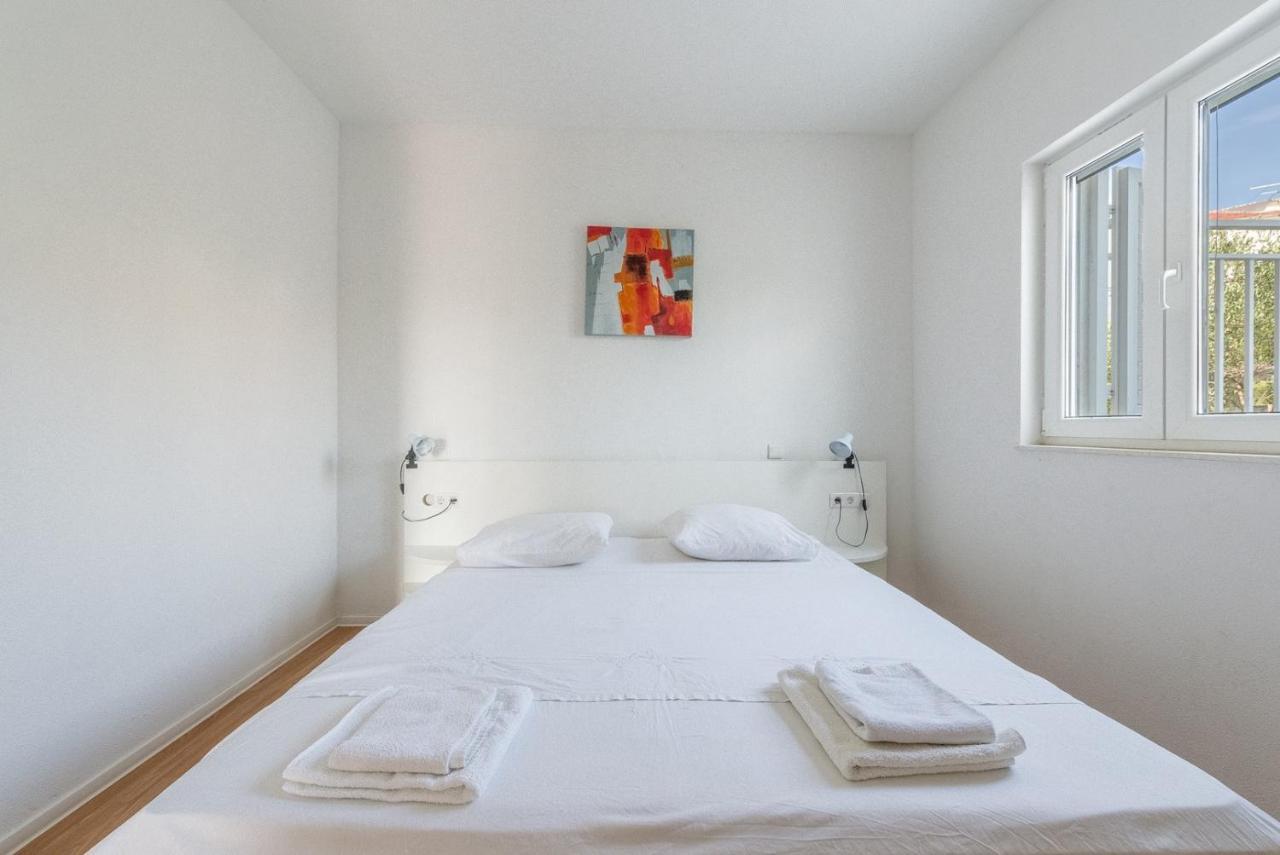 Apartments Tonci Og 오크루그고른지 외부 사진